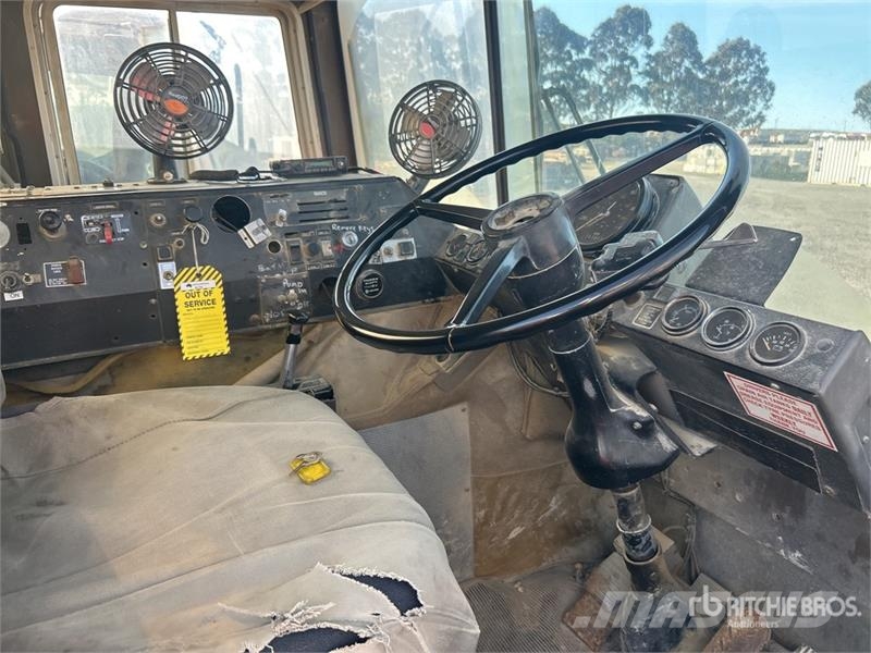 Mack MCR 18000 L 8x4 Twin-Steer Water Truck Cisterny na vodu