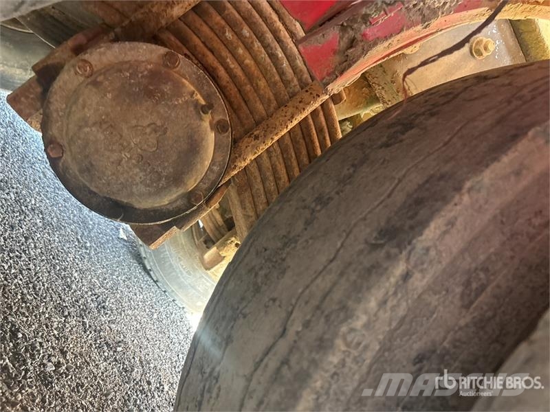 Mack MCR 18000 L 8x4 Twin-Steer Water Truck Cisterny na vodu