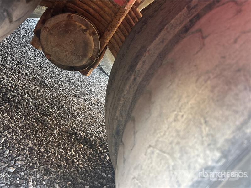 Mack MCR 18000 L 8x4 Twin-Steer Water Truck Cisterny na vodu