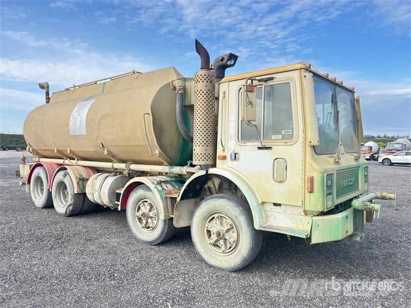Mack MCR685RST 18000 L 8x4 Twin-Steer Water Truck Water bowser