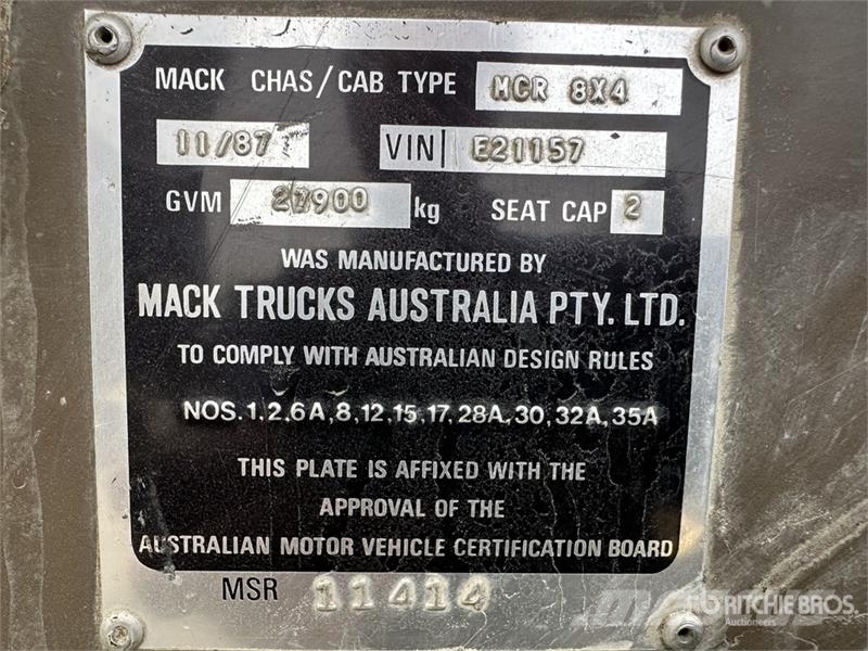Mack MCR685RST 18000 L 8x4 Twin-Steer Water Truck Water bowser