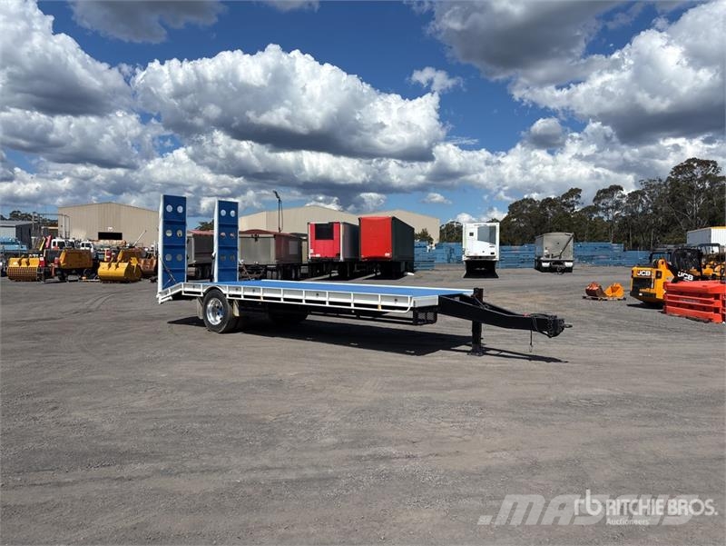 Macol Transport Equipment 7.4 m S/A Equipment Tra Car carrier