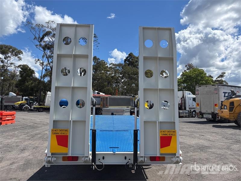Macol Transport Equipment 7.4 m S/A Equipment Tra Car carrier