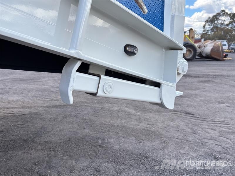 Macol Transport Equipment 7.4 m S/A Equipment Tra Car carrier