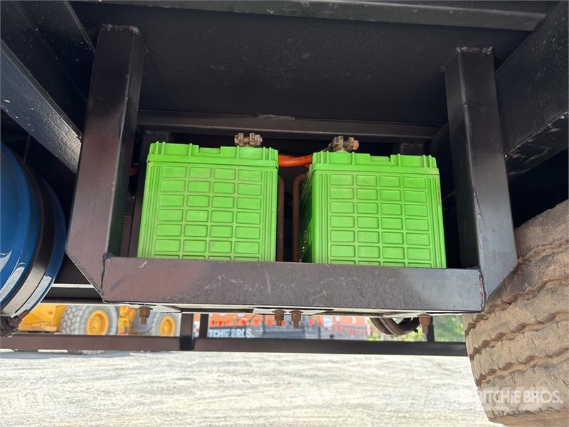 Macol Transport Equipment 7.4 m S/A Equipment Tra Car carrier
