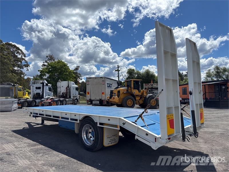 Macol Transport Equipment 7.4 m S/A Equipment Tra Car carrier