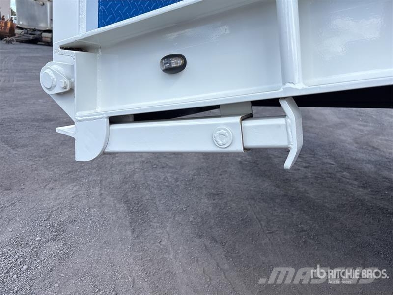 Macol Transport Equipment 7.4 m S/A Equipment Tra Car carrier