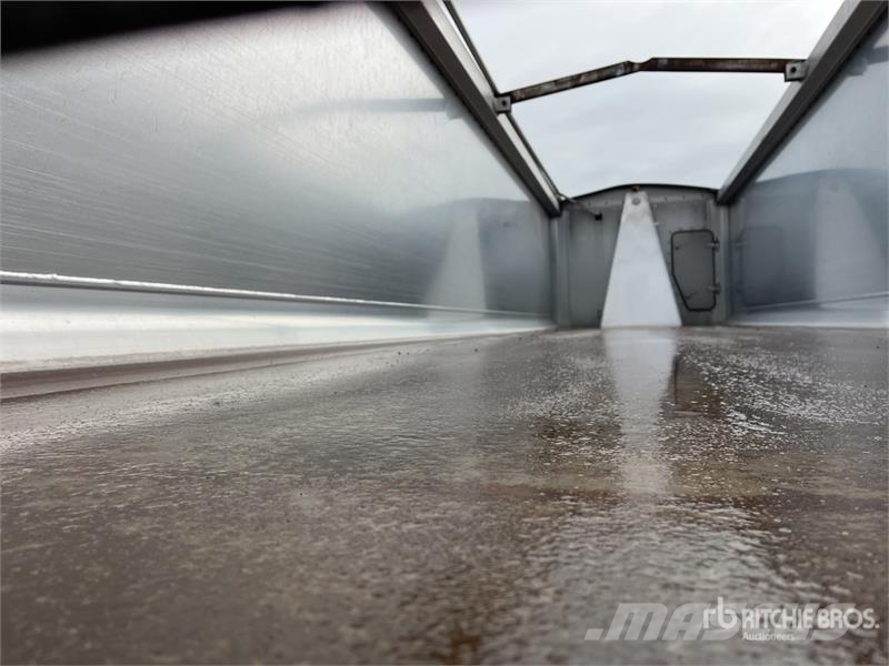 MaxiTrans 10.1 m Tri/A End Dump Trailer Kallur-haagised