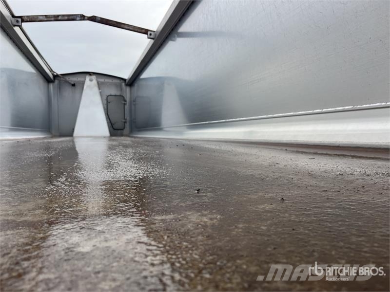 MaxiTrans 10.1 m Tri/A End Dump Trailer Kallur-haagised