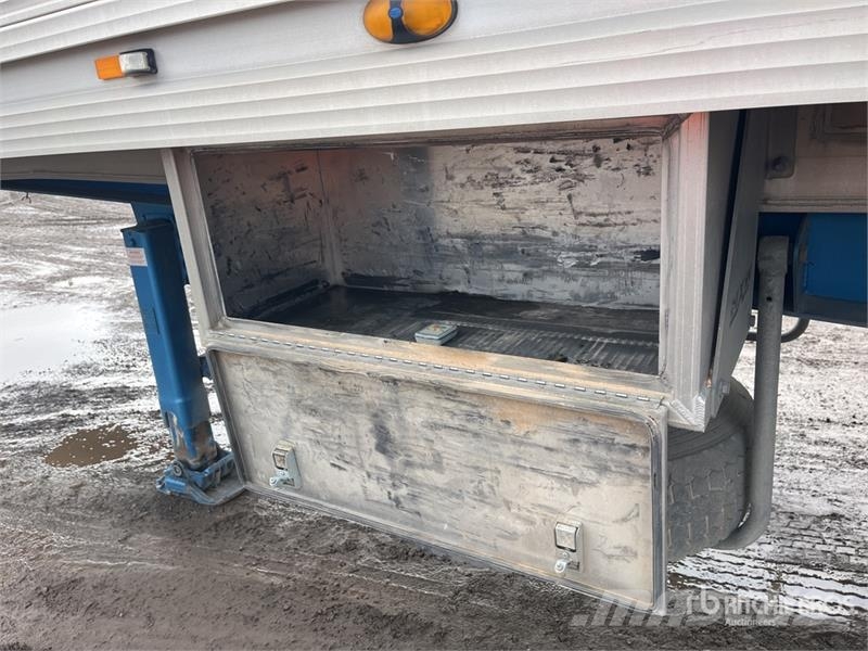 MaxiTrans 10.1 m Tri/A End Dump Trailer Kallur-haagised