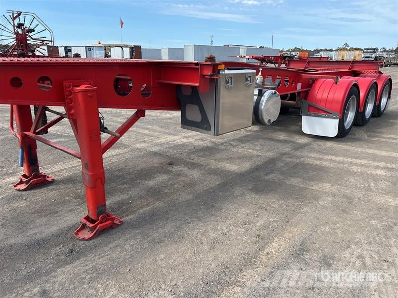 MaxiTrans 10.6 m Tri/A Container Trailer Прицепы-Контейнеровозы