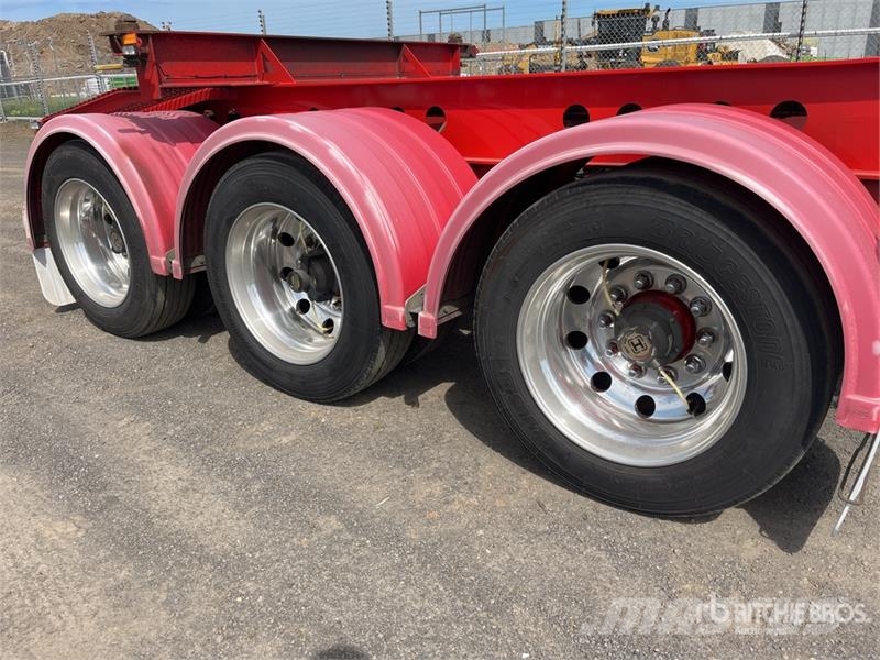 MaxiTrans 10.6 m Tri/A Container Trailer Прицепы-Контейнеровозы