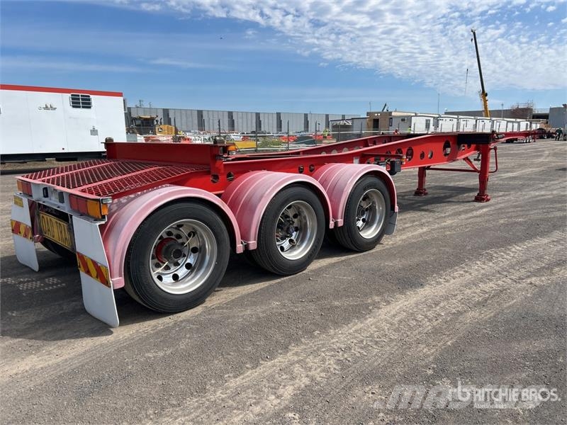 MaxiTrans 10.6 m Tri/A Container Trailer Прицепы-Контейнеровозы
