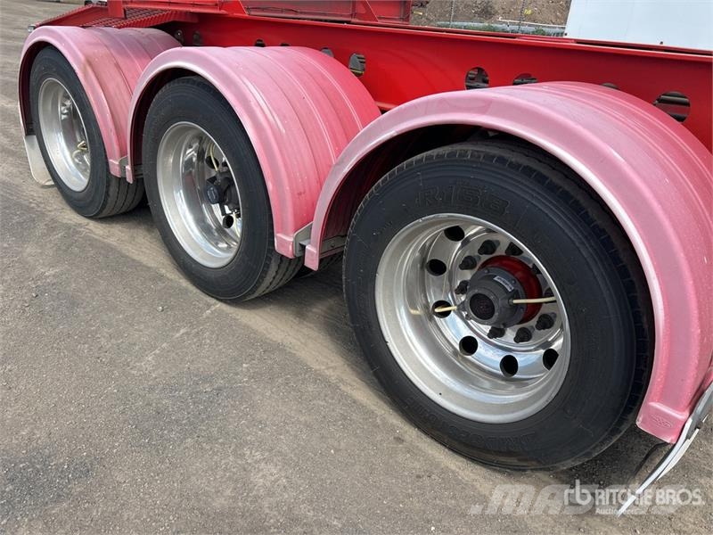 MaxiTrans 10.6 m Tri/A Container Trailer Прицепы-Контейнеровозы