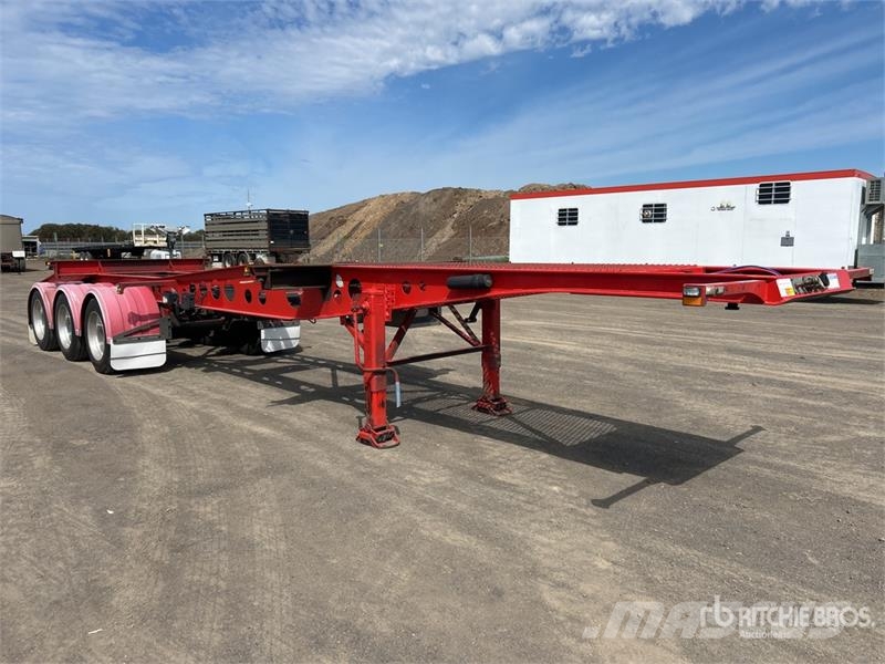 MaxiTrans 10.6 m Tri/A Container Trailer Прицепы-Контейнеровозы