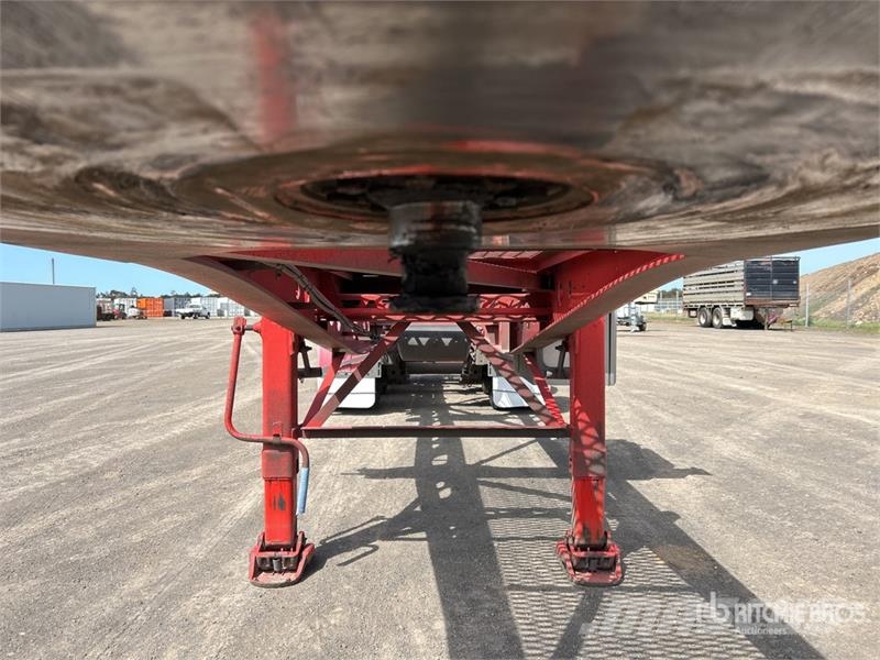 MaxiTrans 10.6 m Tri/A Container Trailer Прицепы-Контейнеровозы