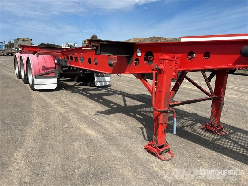 MaxiTrans 10.6 m Tri/A Container Trailer Прицепы-Контейнеровозы