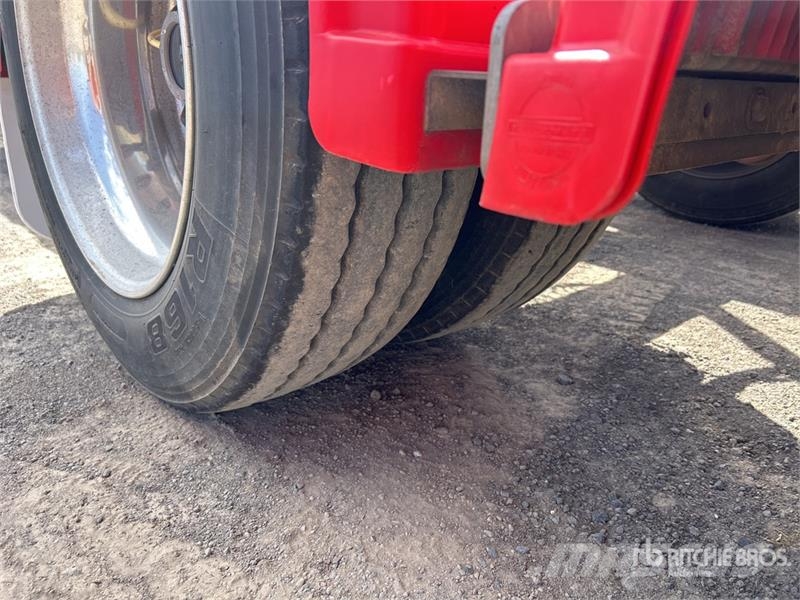 MaxiTrans 10.6 m Tri/A Container Trailer Прицепы-Контейнеровозы
