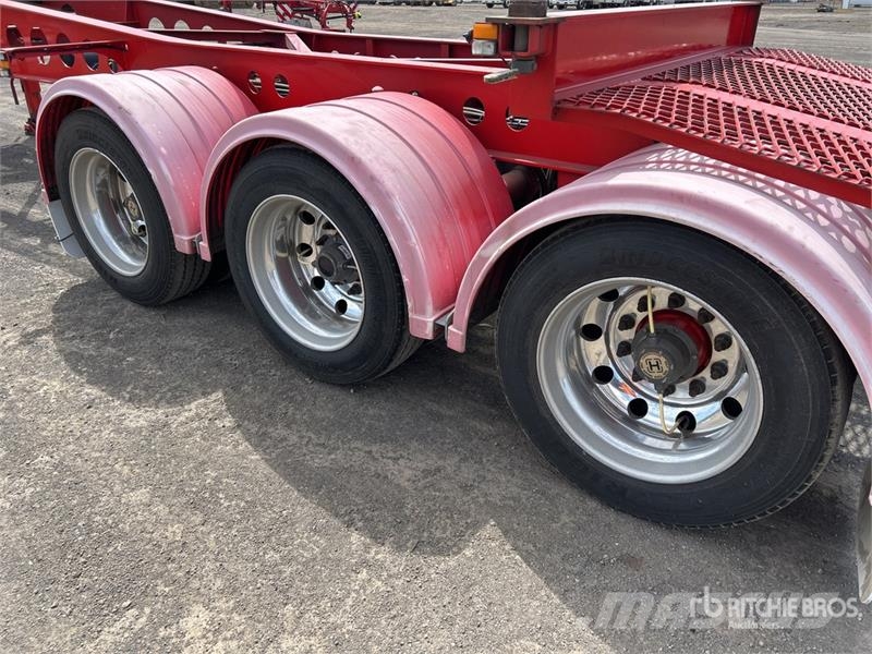 MaxiTrans 10.6 m Tri/A Container Trailer Прицепы-Контейнеровозы