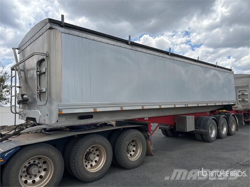 MaxiTrans 10 m Tri/A End Dump Trailer Самоскиди