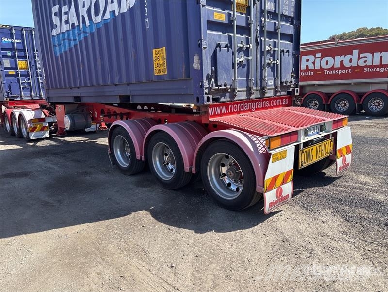MaxiTrans 12.1 m Tri/A Container Trailer Konteinerveohaagised