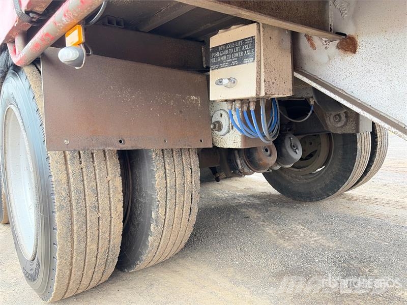 MaxiTrans 12.9 m Tri/A Step Deck Curtain Side Trailer Ponyvás pótkocsik
