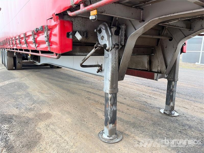 MaxiTrans 12.9 m Tri/A Step Deck Curtain Side Trailer Ponyvás pótkocsik