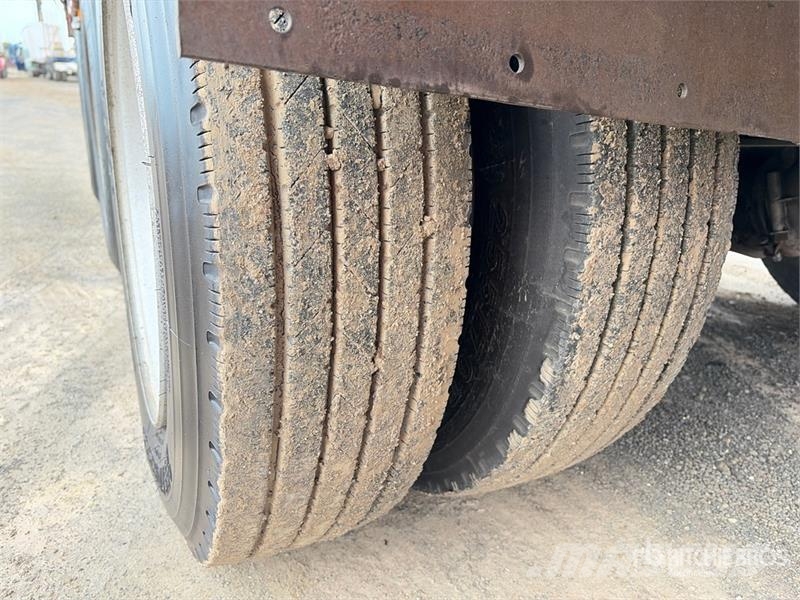MaxiTrans 12.9 m Tri/A Step Deck Curtain Side Trailer Ponyvás pótkocsik