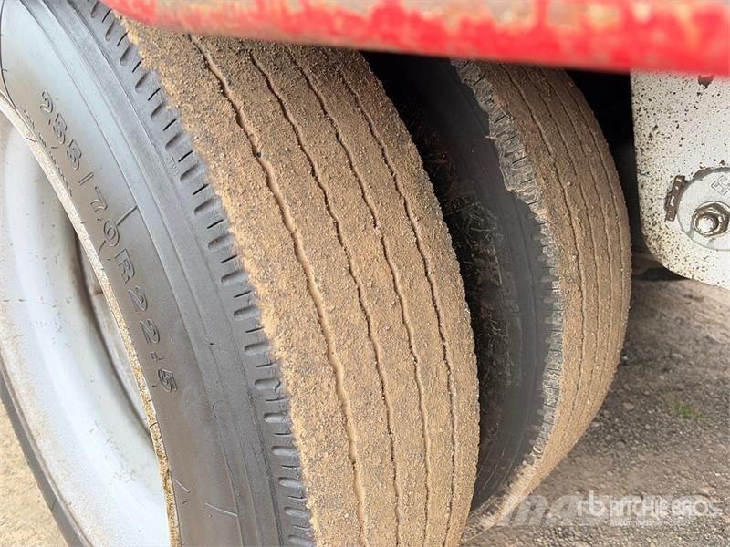 MaxiTrans 12.9 m Tri/A Step Deck Curtain Side Trailer Ponyvás pótkocsik