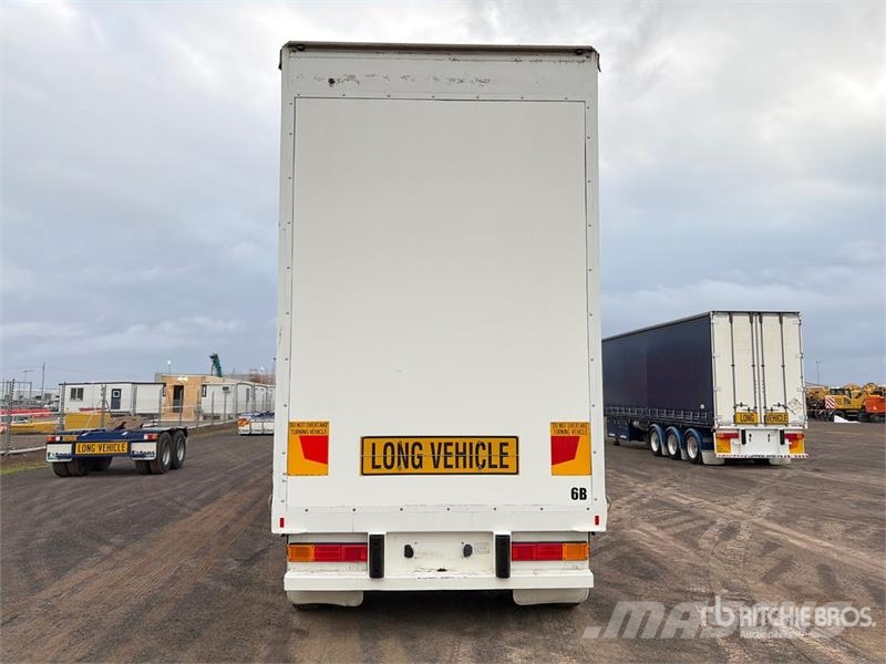 MaxiTrans 12.9 m Tri/A Step Deck Curtain Side Trailer Ponyvás pótkocsik