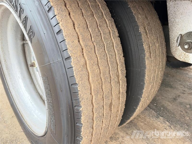 MaxiTrans 12.9 m Tri/A Step Deck Curtain Side Trailer Ponyvás pótkocsik