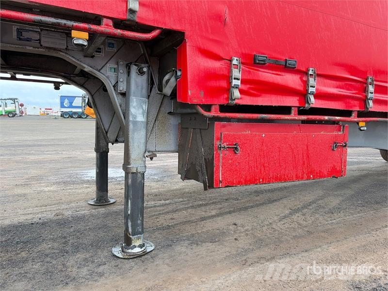 MaxiTrans 12.9 m Tri/A Step Deck Curtain Side Trailer Ponyvás pótkocsik