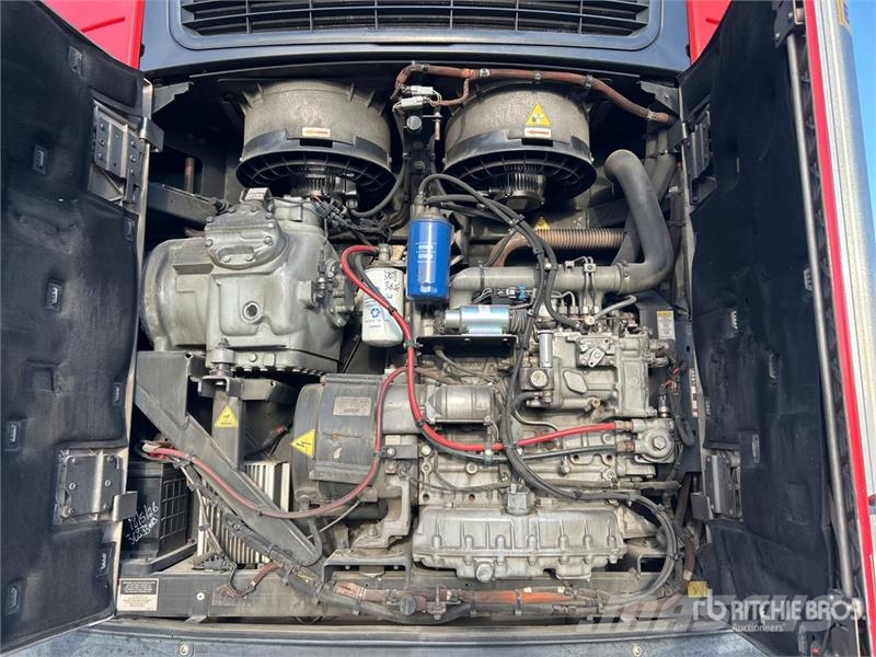 MaxiTrans 13.1 m Tri/A Refrigerated Trailer Chladiarenské návesy