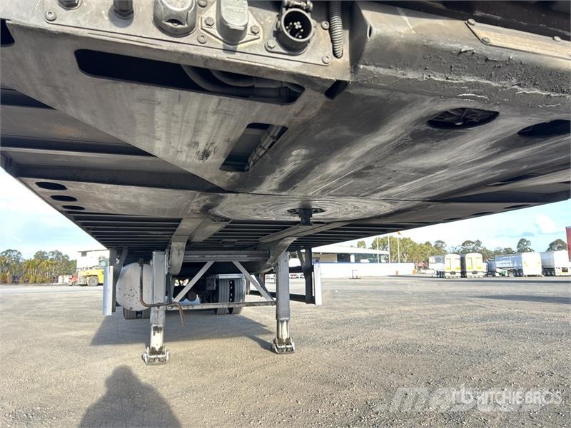 MaxiTrans 13.1 m Tri/A Refrigerated Trailer Chladiarenské návesy