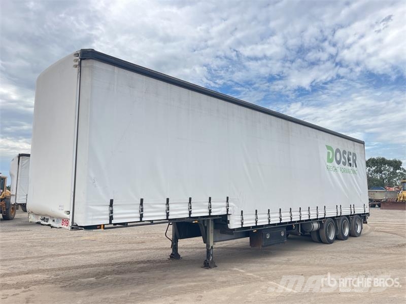 MaxiTrans 13.1 m Tri/A Step Deck Curtain Side Trailer Plachtové přívěsy