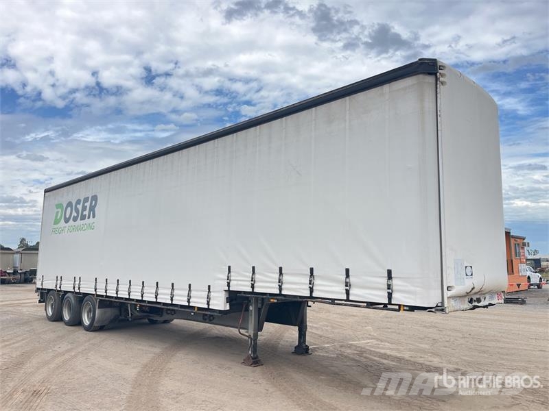 MaxiTrans 13.1 m Tri/A Step Deck Curtain Side Trailer Plachtové přívěsy