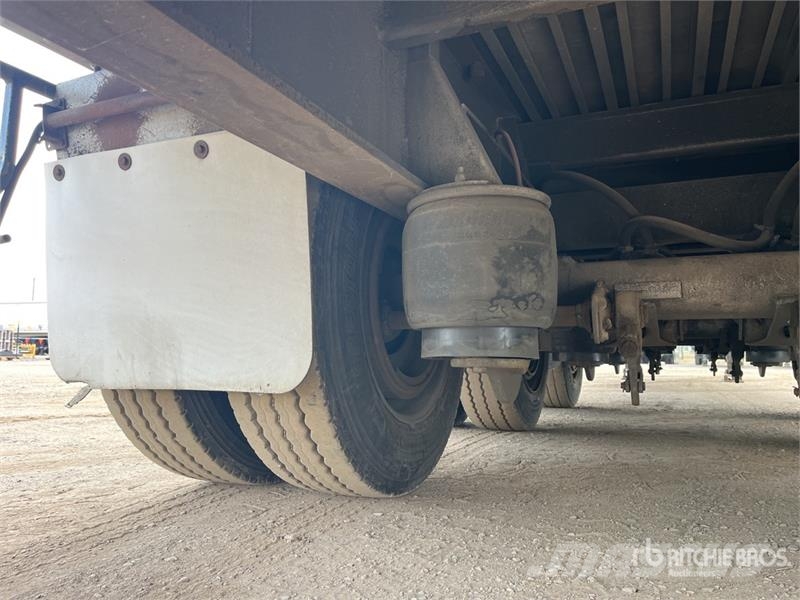 MaxiTrans 13.1 m Tri/A Step Deck Curtain Side Trailer Plachtové přívěsy