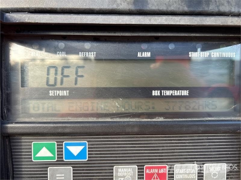 MaxiTrans 13.1 m Tri/A Refrigerated Trailer Chladiarenské návesy