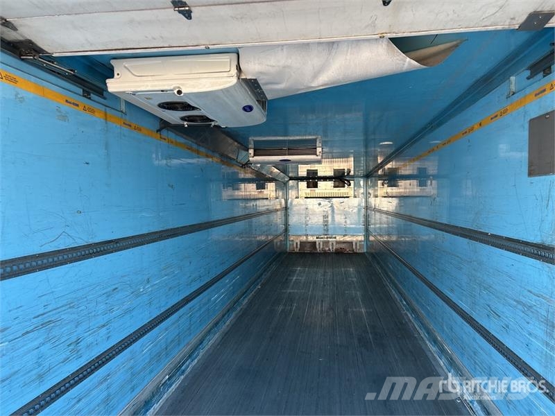 MaxiTrans 13.1 m Tri/A Refrigerated Trailer Chladiarenské návesy