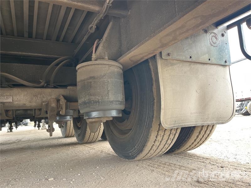 MaxiTrans 13.1 m Tri/A Step Deck Curtain Side Trailer Plachtové přívěsy