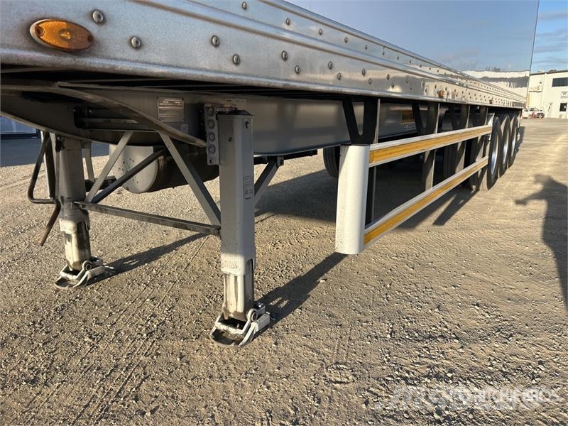 MaxiTrans 13.1 m Tri/A Refrigerated Trailer Chladiarenské návesy