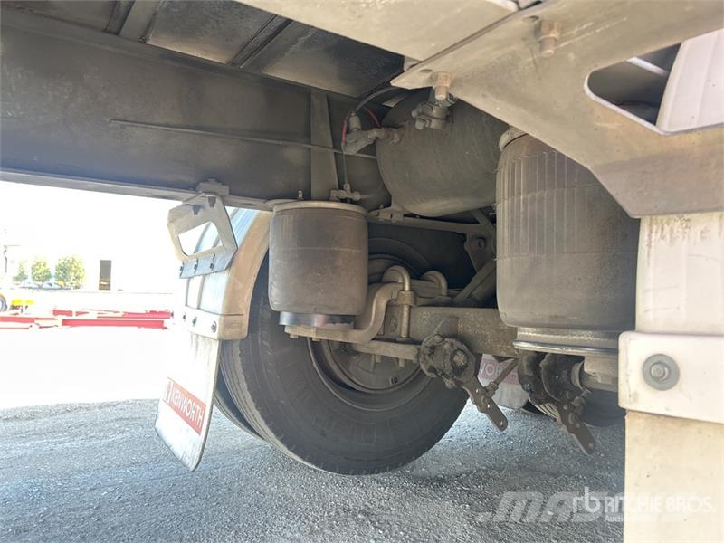 MaxiTrans 13.2 m Tri/A Refrigerated Trailer Kylmä-/Lämpökoripuoliperävaunut