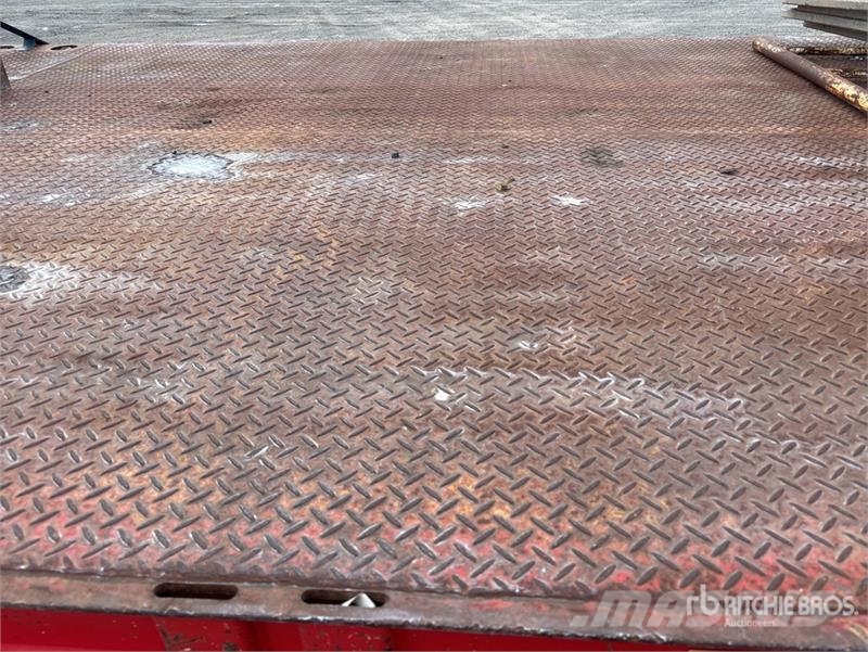 MaxiTrans 13.2 m Tri/A Step Deck Trailer 平板拖车