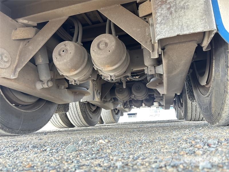 MaxiTrans 13.2 m Tri/A Step Deck Trailer 平板拖车