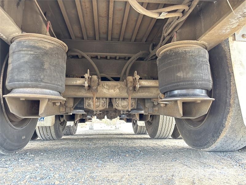 MaxiTrans 13.2 m Tri/A Step Deck Trailer 平板拖车