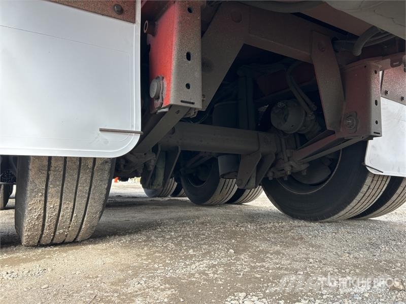 MaxiTrans 13.2 m Tri/A Step Deck Curtain Side Trailer Kayar tenteli çekiciler