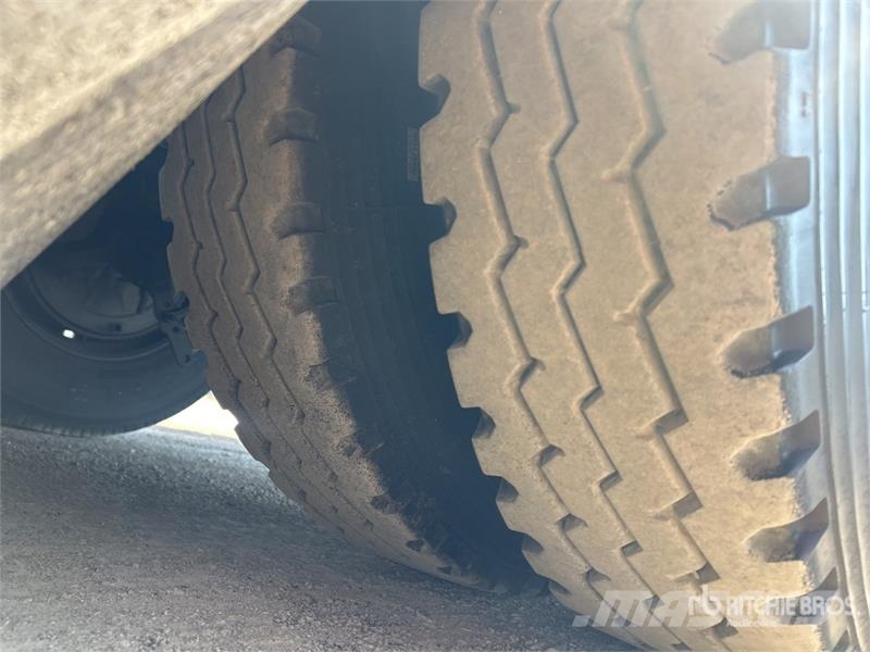 MaxiTrans 13.2 m Tri/A Refrigerated Trailer Kylmä-/Lämpökoripuoliperävaunut