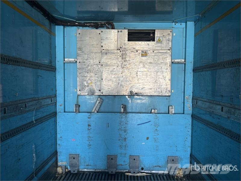 MaxiTrans 13.2 m Tri/A Refrigerated Trailer Kylmä-/Lämpökoripuoliperävaunut