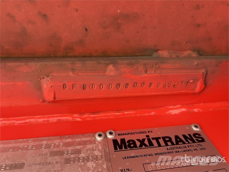 MaxiTrans 13.2 m Tri/A Step Deck Curtain Side Trailer Kayar tenteli çekiciler
