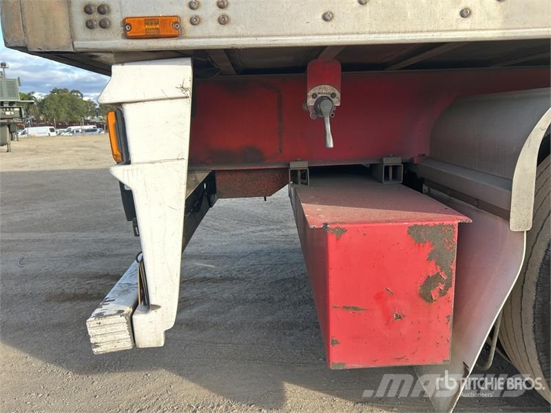 MaxiTrans 13.2 m Tri/A Refrigerated Trailer Frysetrailer Semi